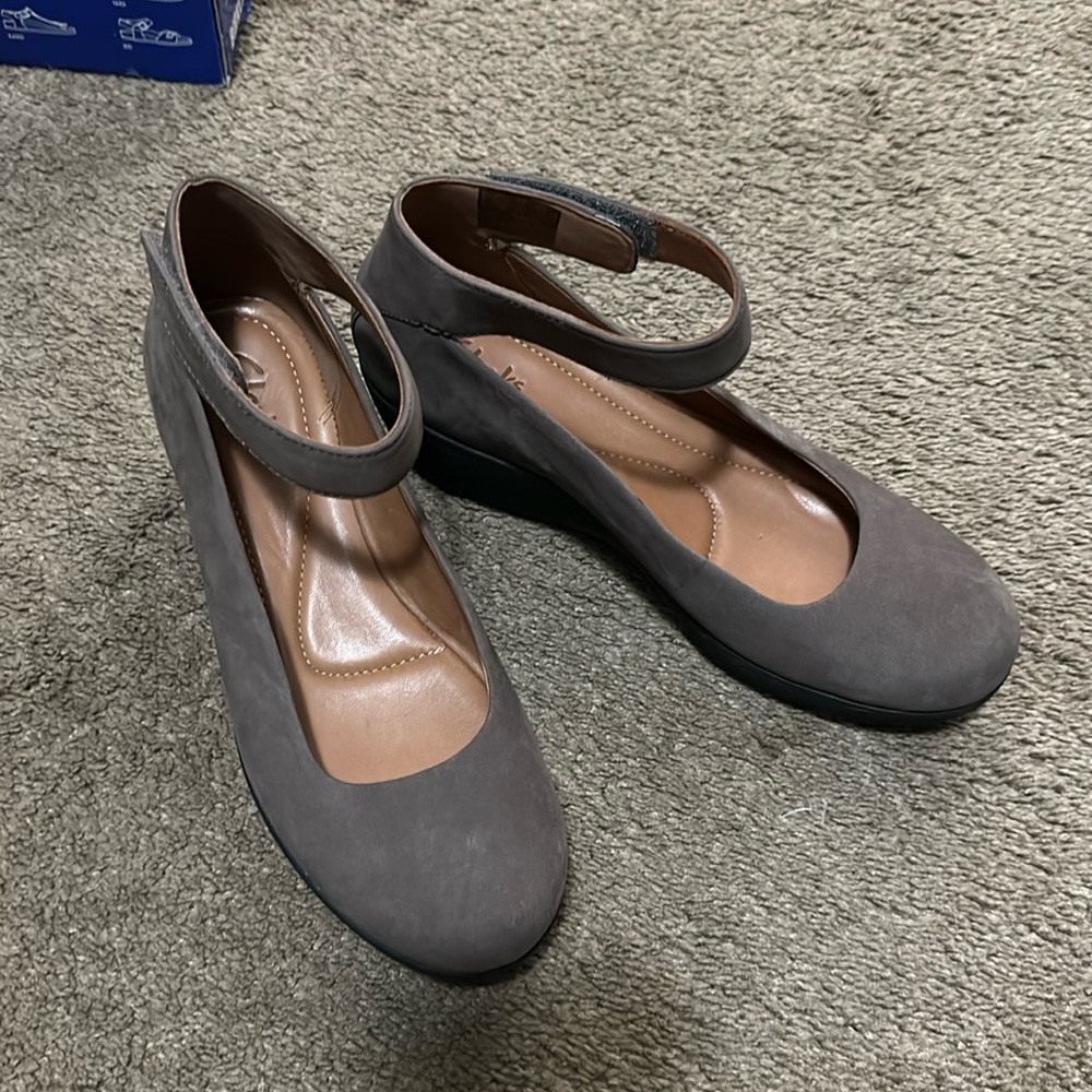 Cute show never worn size 7
